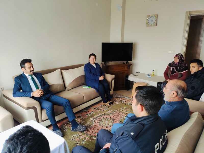 Kaymakamlığımızca İlçemizde İkamet Eden Kıbrıs Gazimize Ziyaret Gerçekleştirilmiştir.