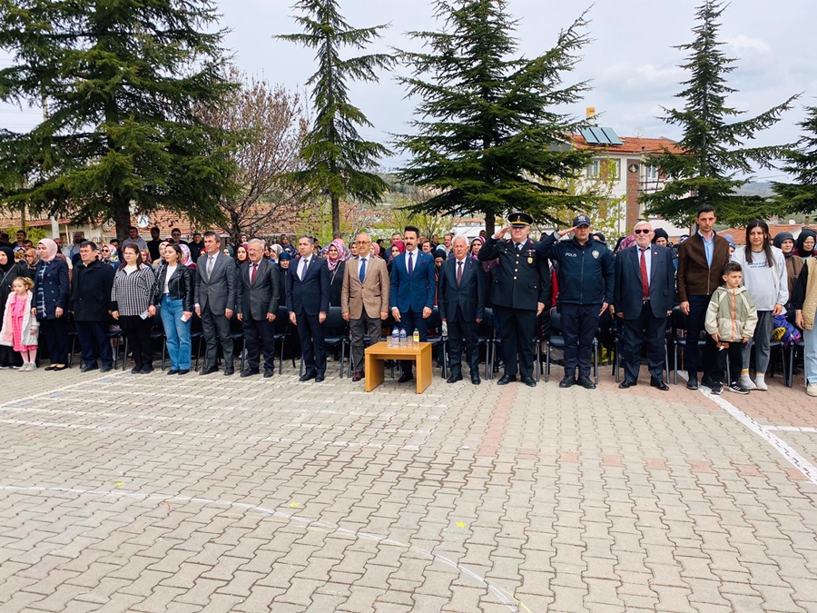 23 Nisan Ulusal Egemenlik ve Çocuk Bayramı Çoskuyla Kutlandı.